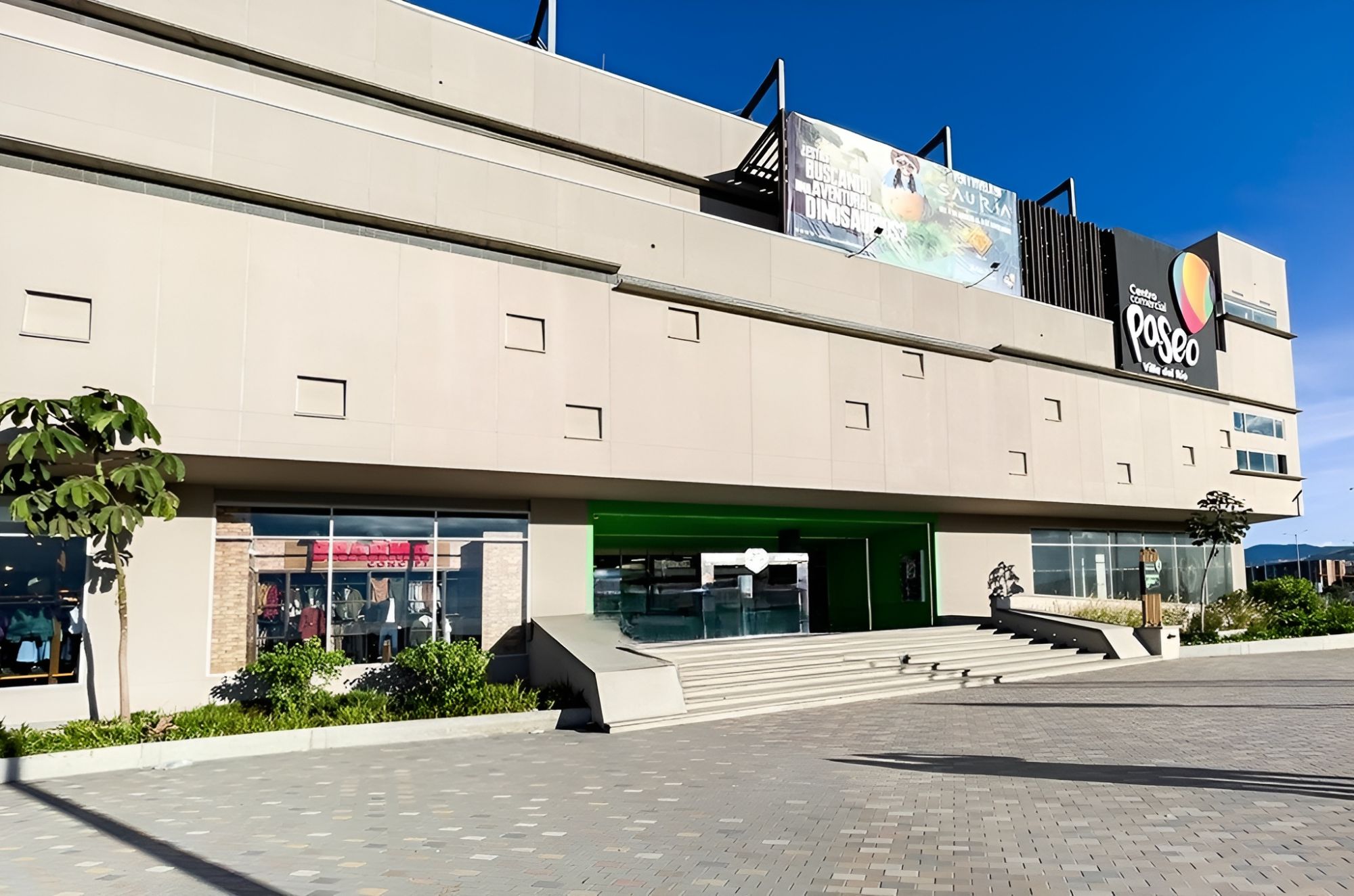 Inmuebles en Remate Local en venta Cundinamarca Bogotá Villa Del Rio 144 m2 Habitaciones 0 Baños 0 Garajes 1 Precio $1754000000