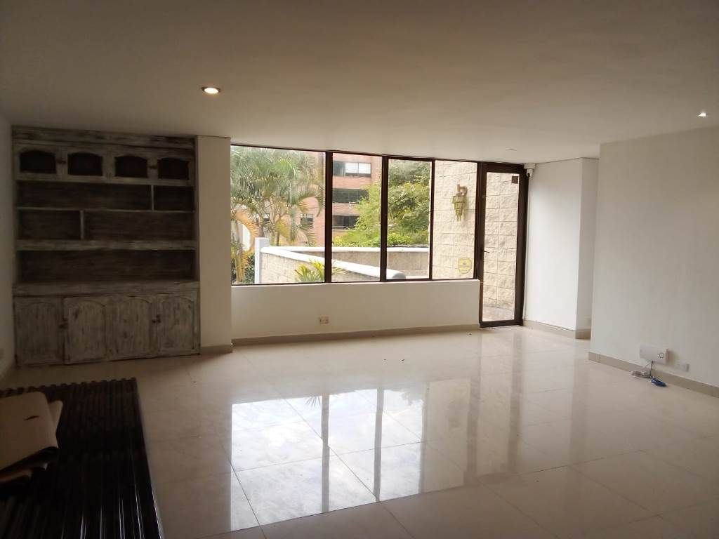 Apartamento en venta Antioquia Medellín Villanueva 210 m2 Habitaciones 3 Baños 2 Garajes 2 Precio $775000000