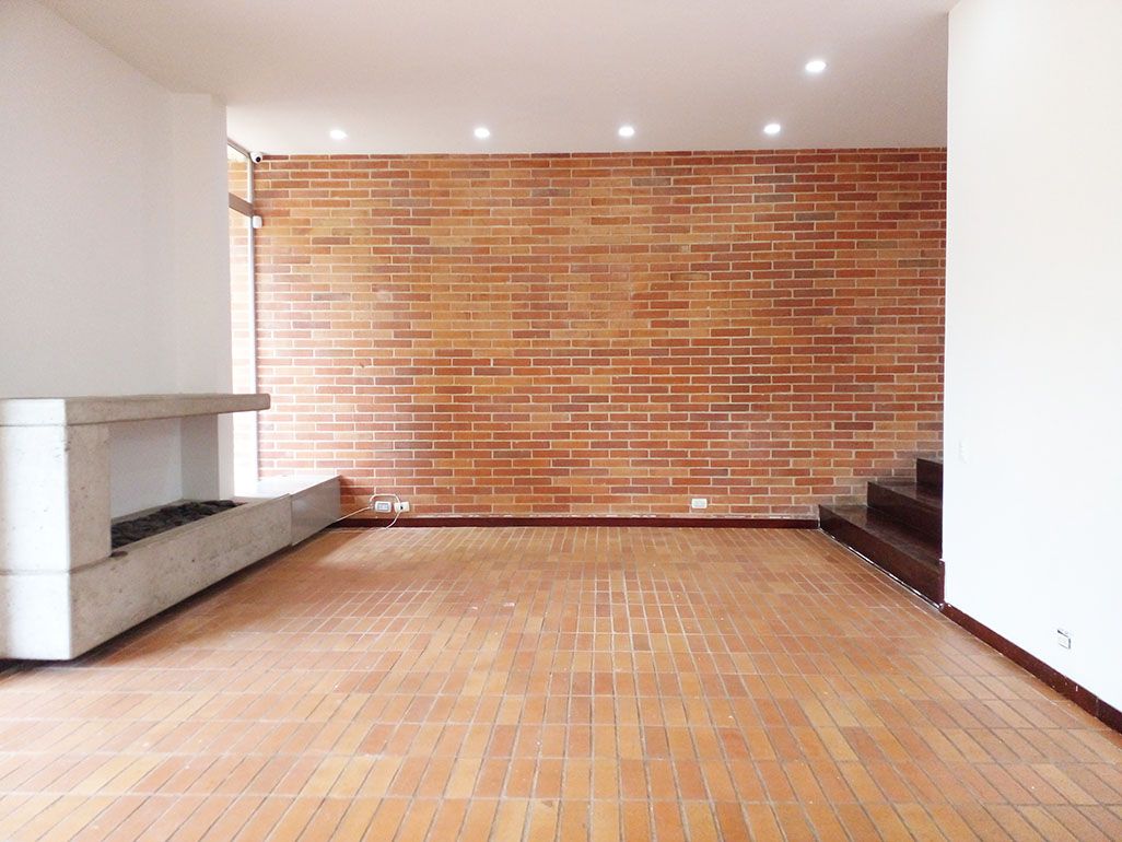 Casa en arriendo o venta Antioquia Envigado Loma Del Atravesado 285 m2 Habitaciones 3 Baños 6 Garajes 5 Precio venta $1520000000 Precio arriendo $10700000