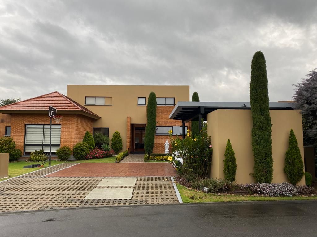 Casa en arriendo Cundinamarca Chía Cr Hacienda Fontanar Almendro 390 m2 Habitaciones 5 Baños 5 Garajes 5 Precio $17000000