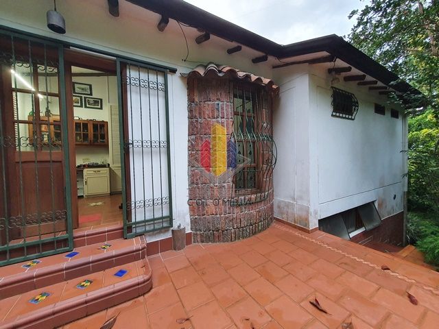Casa en venta Tolima Ibagué Calambeo 381 m2 Habitaciones 3 Baños 6 Garajes 7 Precio $1680000000