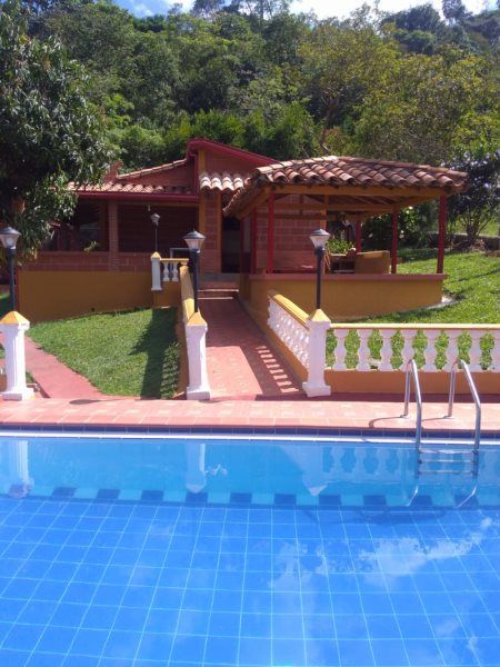 Finca en venta Antioquia Girardota Girardota 1000 m2 Habitaciones 4 Baños 4 Garajes 6 Precio $1200000000