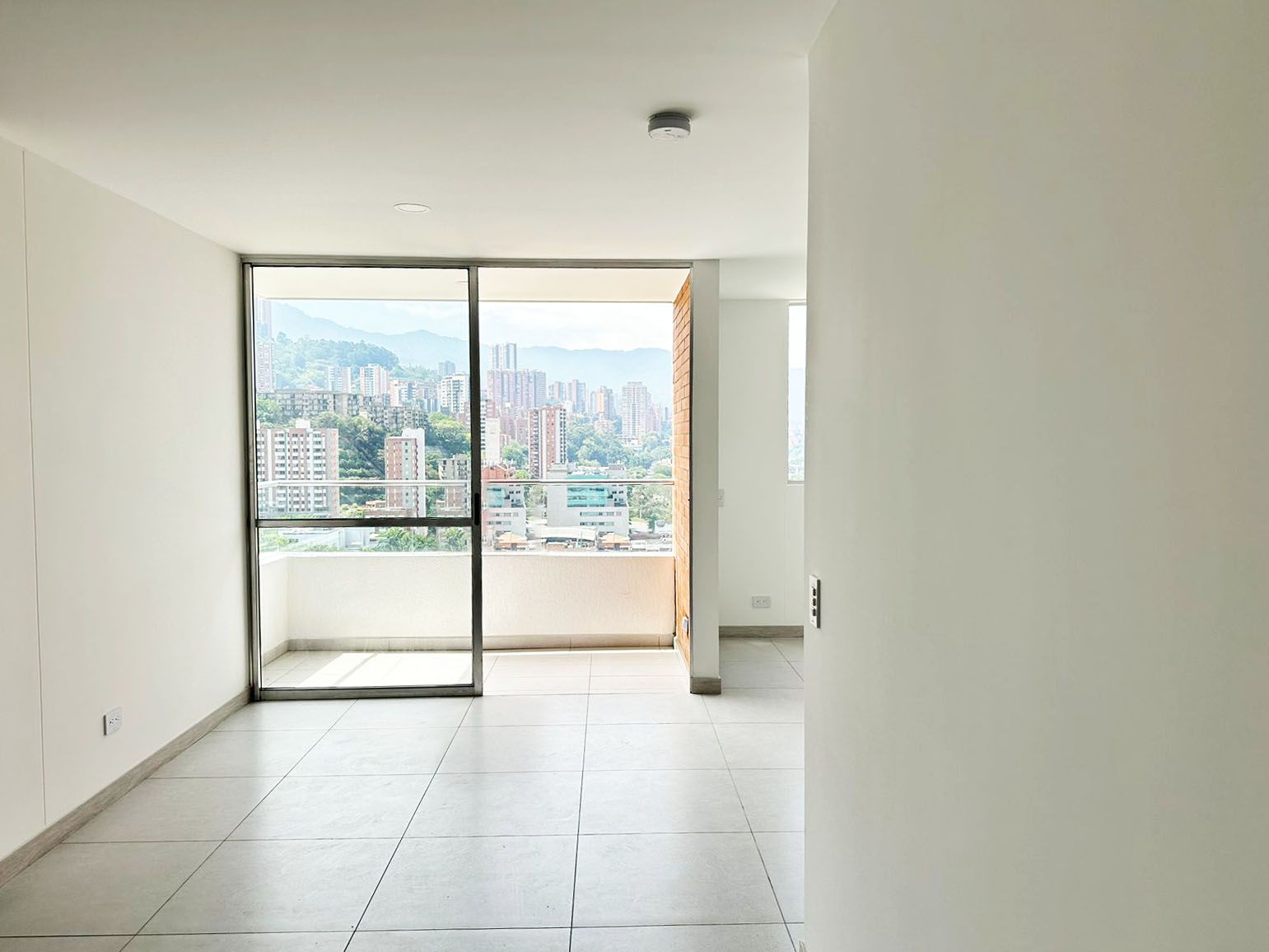Apartamento en arriendo Antioquia Medellín San Diego 63 m2 Habitaciones 3 Baños 2 Garajes 2 Precio $3600000