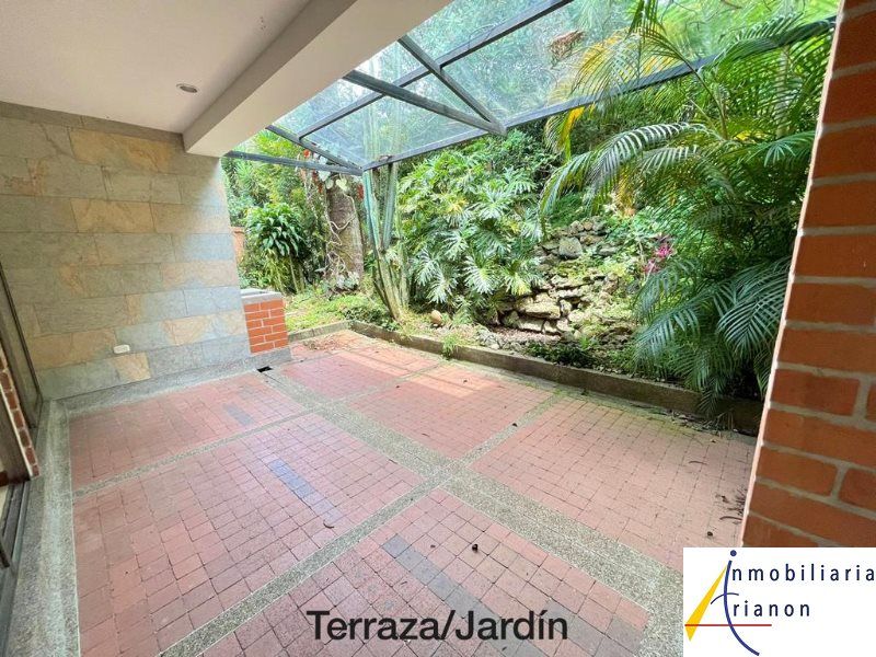 Casa en venta Antioquia Medellín El Diamante No2 237 m2 Habitaciones 3 Baños 4 Garajes 4 Precio $1130000000