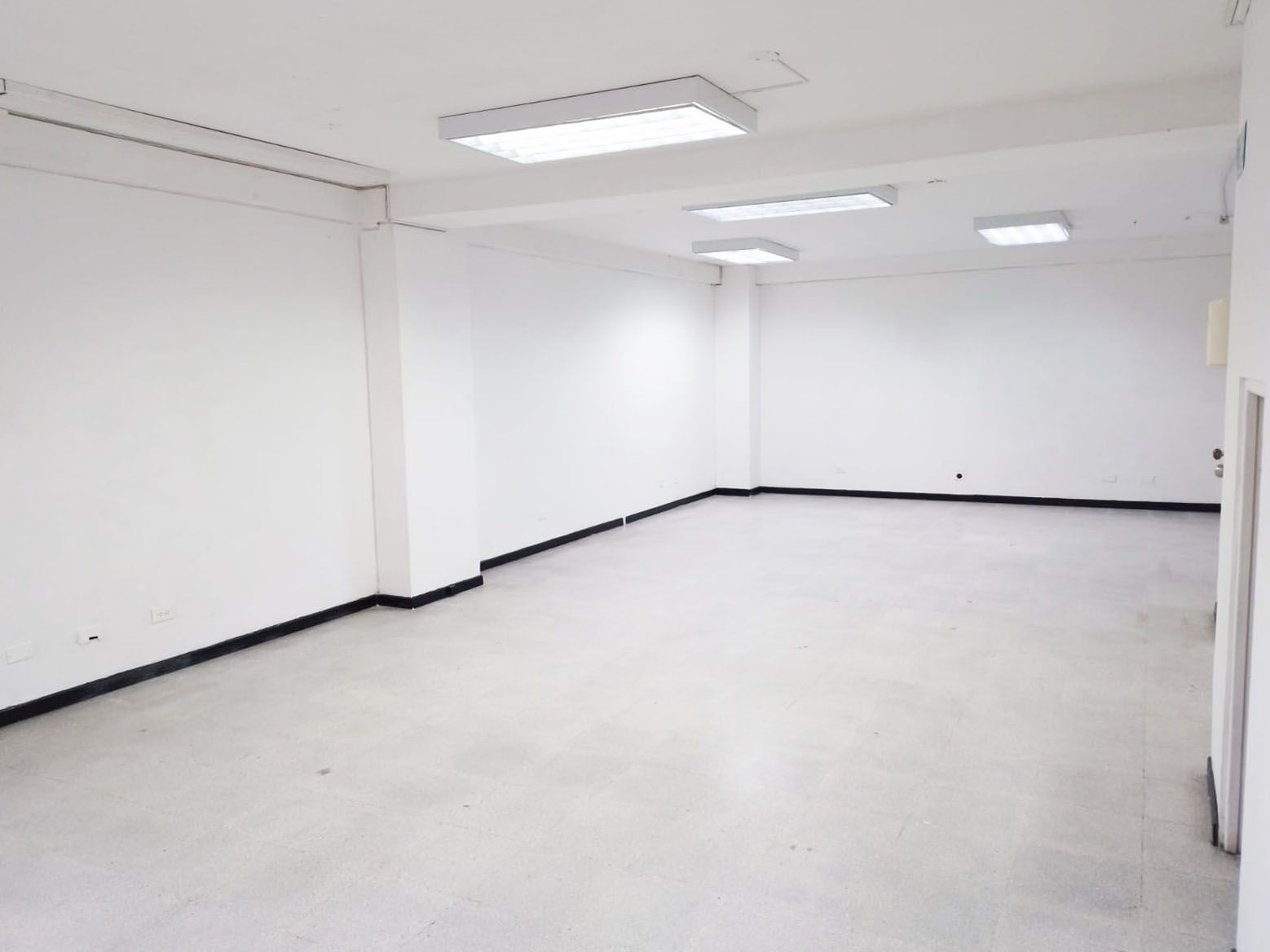 Bodega en arriendo Antioquia Medellín Guayabal 280 m2 Habitaciones 0 Baños 4 Garajes 3 Precio $9500000