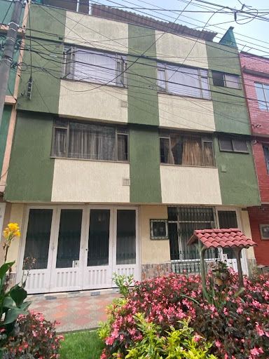 Casa en venta Cundinamarca Bogotá Villas De Granada 245 m2 Habitaciones 12 Baños 6 Garajes 0 Precio $900000000