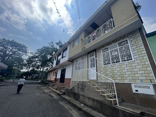 Casa en venta Tolima Ibagué Ibagué 271 m2 Habitaciones 11 Baños 6 Garajes 1 Precio $280000000