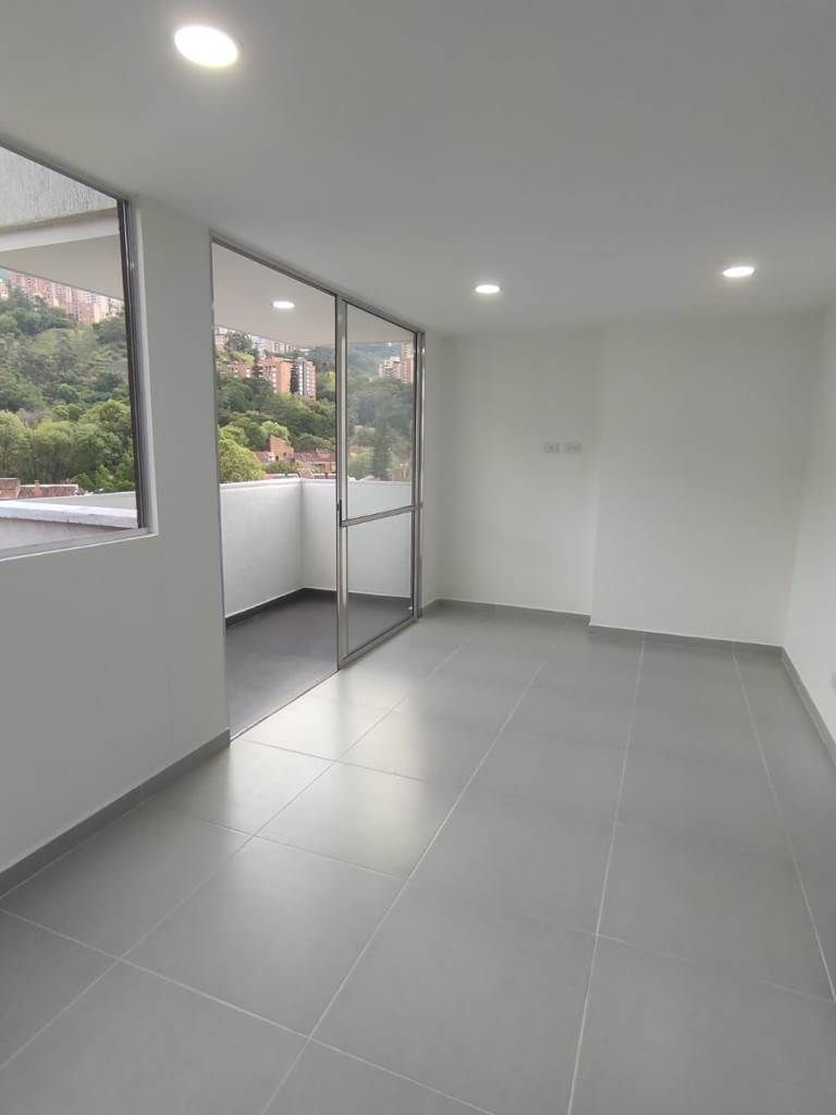 Apartamento en arriendo o venta Antioquia Medellín San Diego 77 m2 Habitaciones 3 Baños 2 Garajes 2 Precio venta $740000000 Precio arriendo $20000000