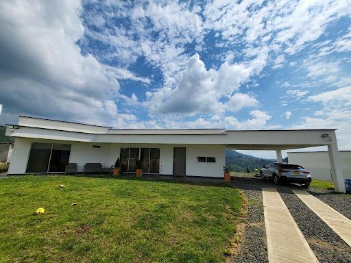 Casa en venta Risaralda Dosquebradas Ub Santiago Londoño 190 m2 Habitaciones 3 Baños 2 Garajes 3 Precio $990000000