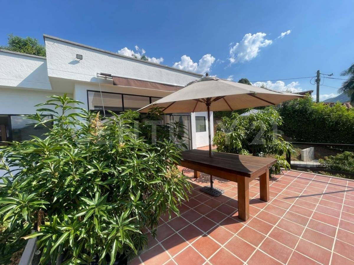 Finca en venta Antioquia San Jerónimo San Jerónimo 240 m2 Habitaciones 3 Baños 3 Garajes 4 Precio $900000000