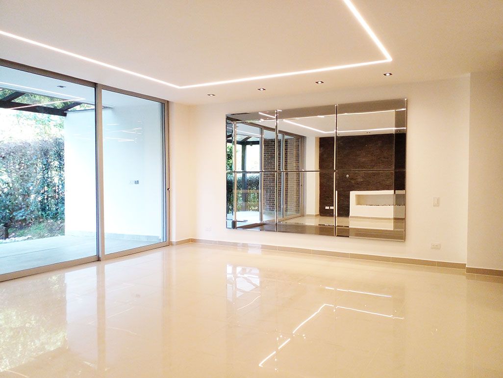 Casa en arriendo Antioquia Medellín San Lucas 280 m2 Habitaciones 3 Baños 6 Garajes 5 Precio $13500000