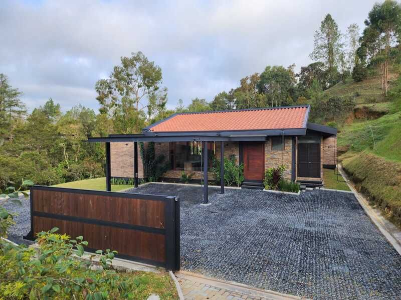 Casa en arriendo Antioquia El Retiro El Retiro 200 m2 Habitaciones 4 Baños 4 Garajes 0 Precio $10000000