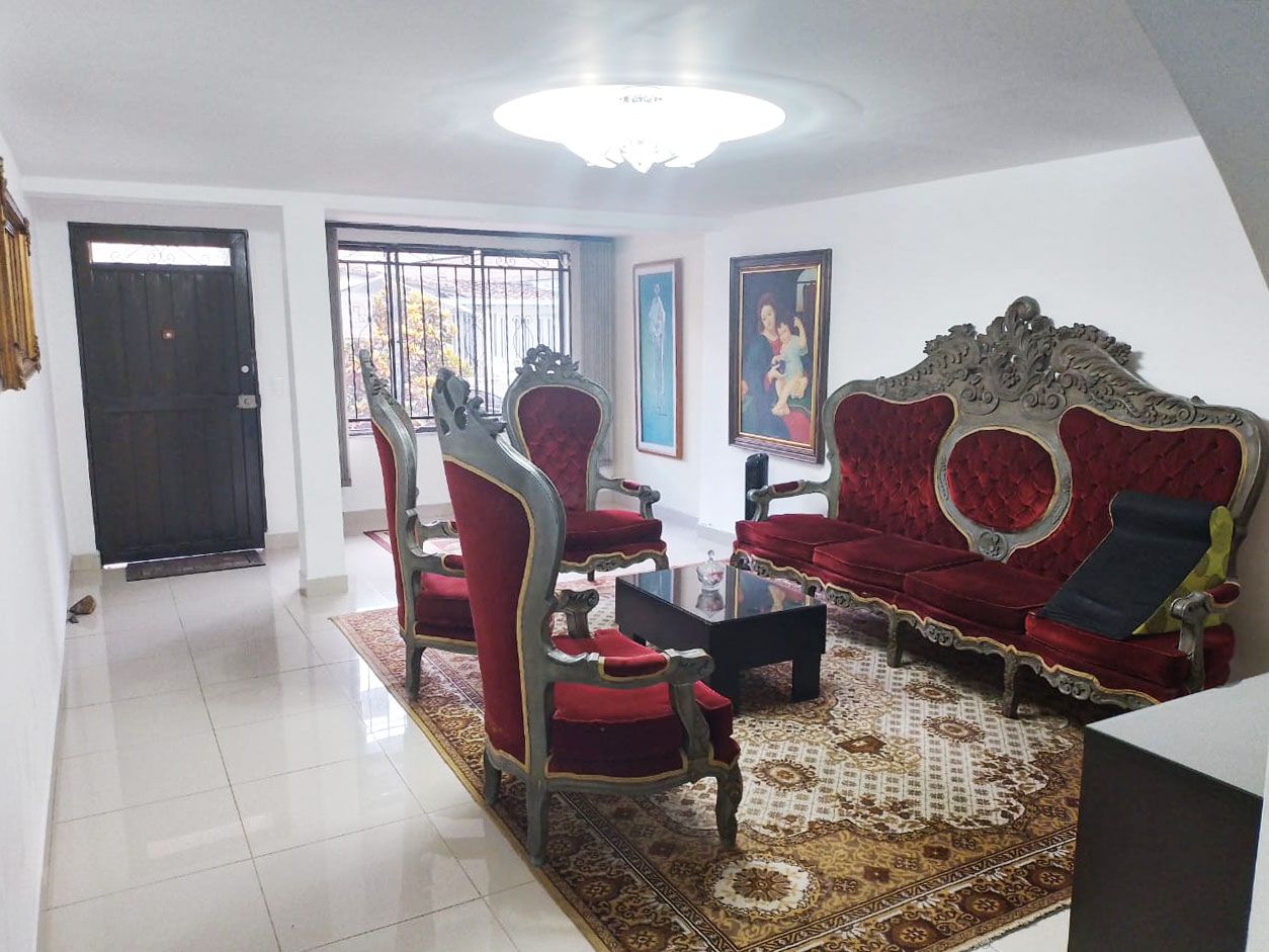 Oficina en arriendo o venta Antioquia Medellín Calasanz 164 m2 Habitaciones 0 Baños 4 Garajes 1 Precio venta $738000000 Precio arriendo $8200000