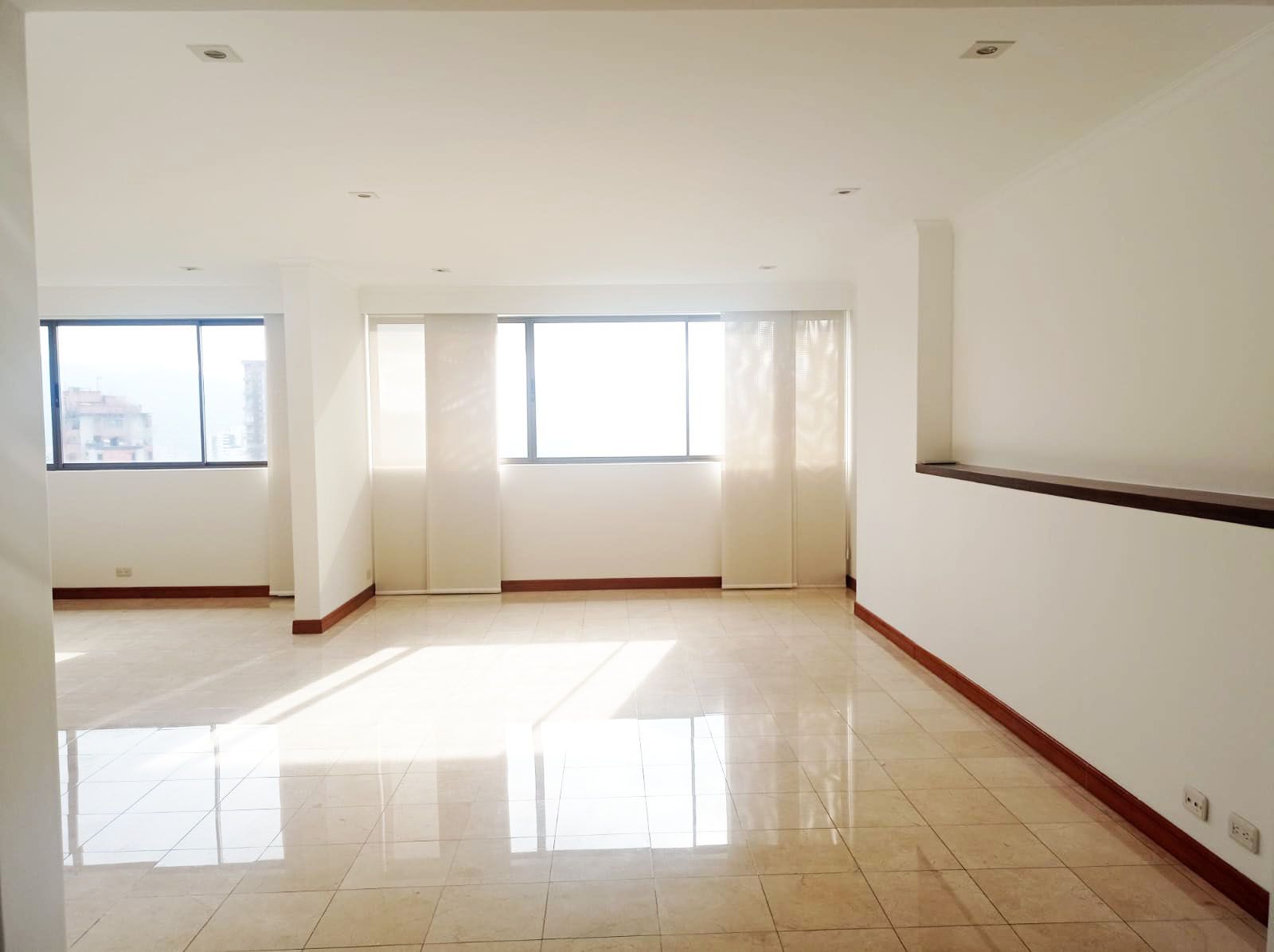 Apartamento en arriendo Antioquia Medellín Los Naranjos 214 m2 Habitaciones 3 Baños 6 Garajes 4 Precio $9700000