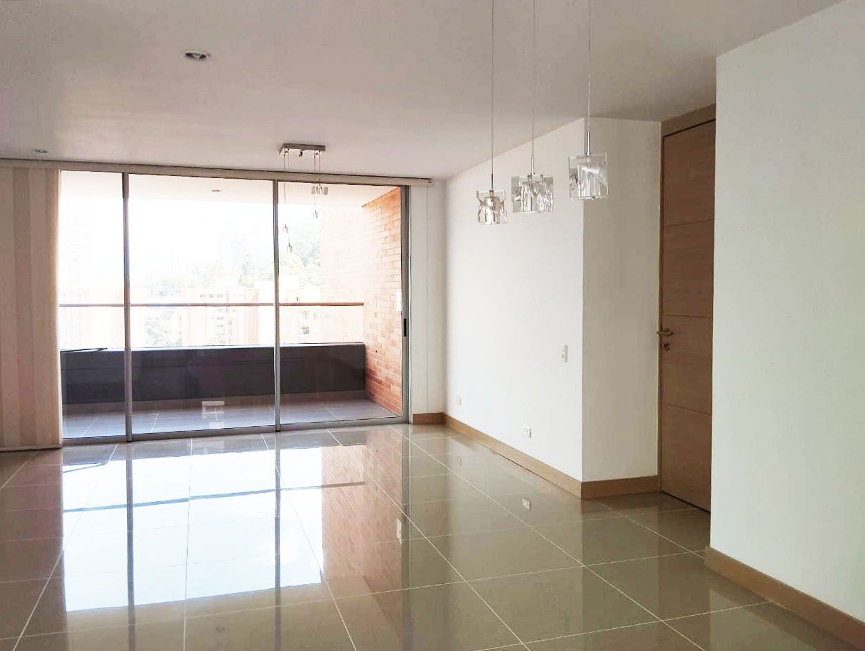 Apartamento en arriendo Antioquia Medellín Simesa 114 m2 Habitaciones 3 Baños 4 Garajes 3 Precio $6300000