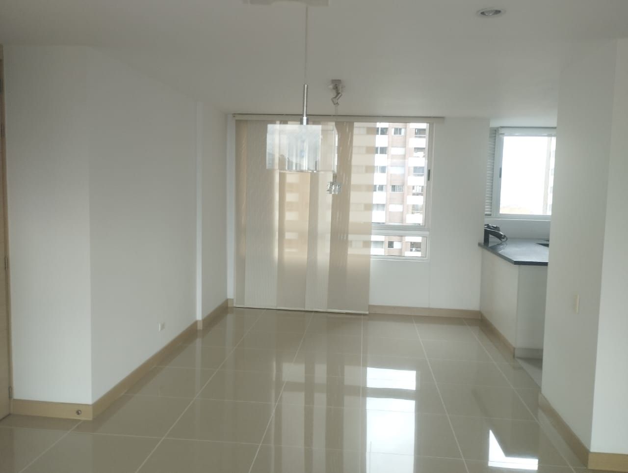Apartamento en arriendo Antioquia Medellín Castropol 120 m2 Habitaciones 3 Baños 4 Garajes 2 Precio $6000000