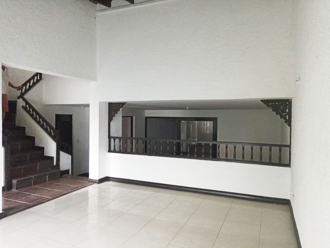 Oficina en arriendo o venta Antioquia Medellín Rosales 350 m2 Habitaciones 0 Baños 6 Garajes 3 Precio venta $1100000000 Precio arriendo $7000000