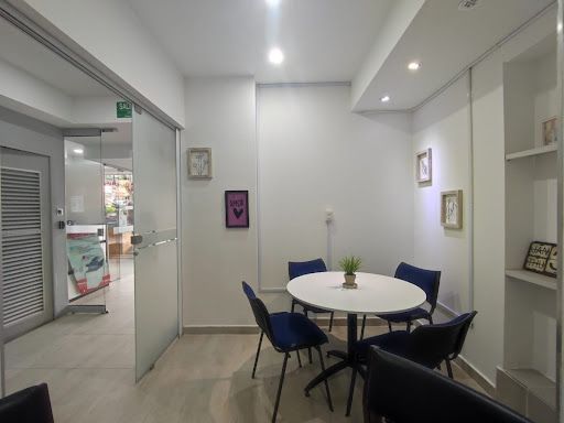 Oficina en arriendo Antioquia Medellín Suramericana 30 m2 Habitaciones 0 Baños 1 Garajes 0 Precio $2000000