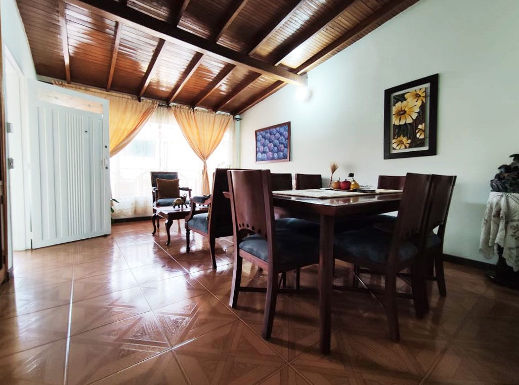 Apartamento en venta Antioquia Medellín La Gloria 127 m2 Habitaciones 5 Baños 2 Garajes 1 Precio $470000000