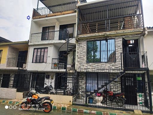 Edificio en venta Valle Del Cauca Jamundí Ub El Socorro 200 m2 Habitaciones 9 Baños 3 Garajes 0 Precio $299000000