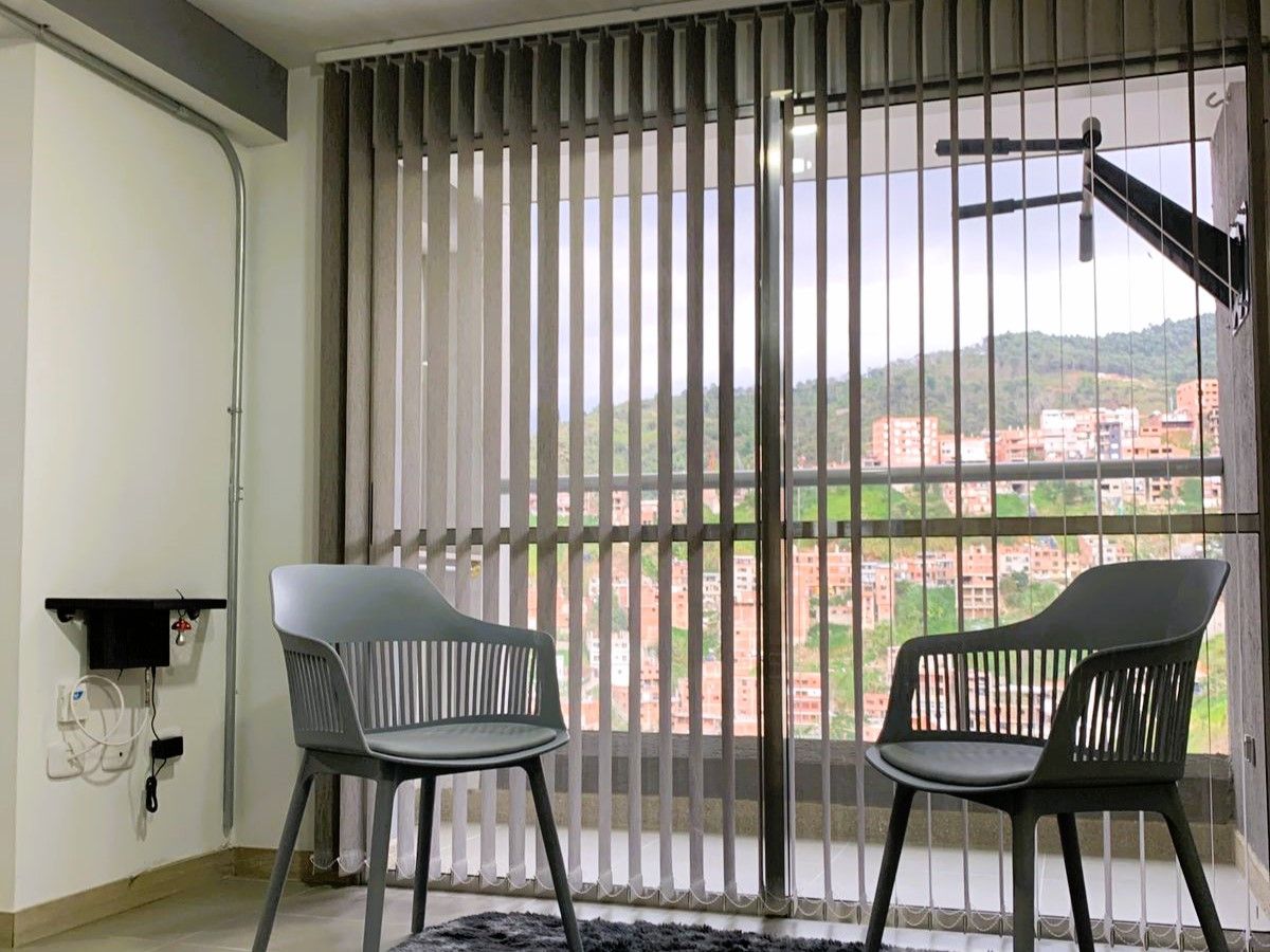 Apartamento en arriendo Antioquia Medellín Loma De Los Bernal 57 m2 Habitaciones 2 Baños 2 Garajes 2 Precio $4000000
