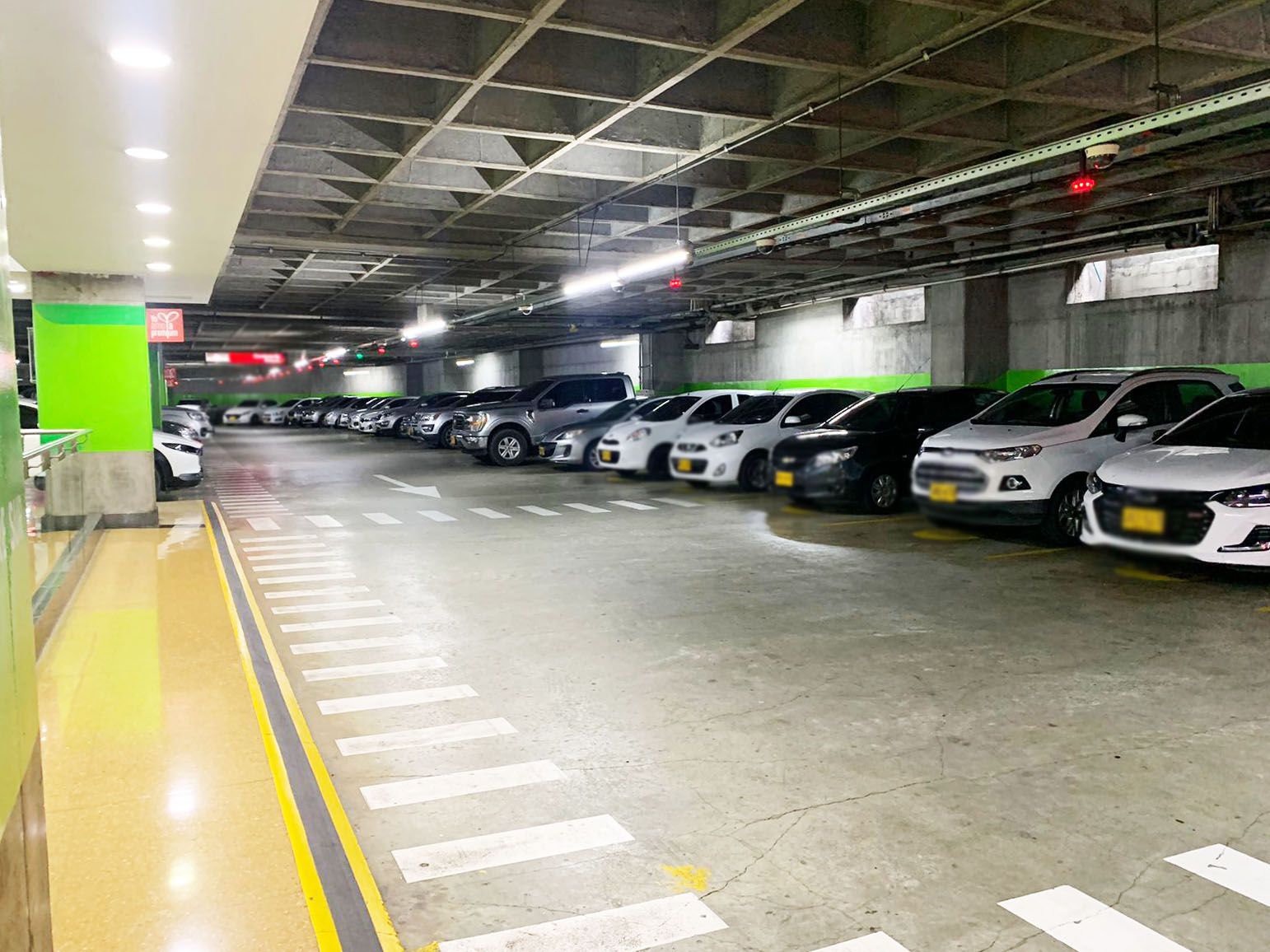 Local en arriendo Antioquia Medellín San Diego 1000 m2 Habitaciones 0 Baños 10 Garajes 1 Precio $73000000