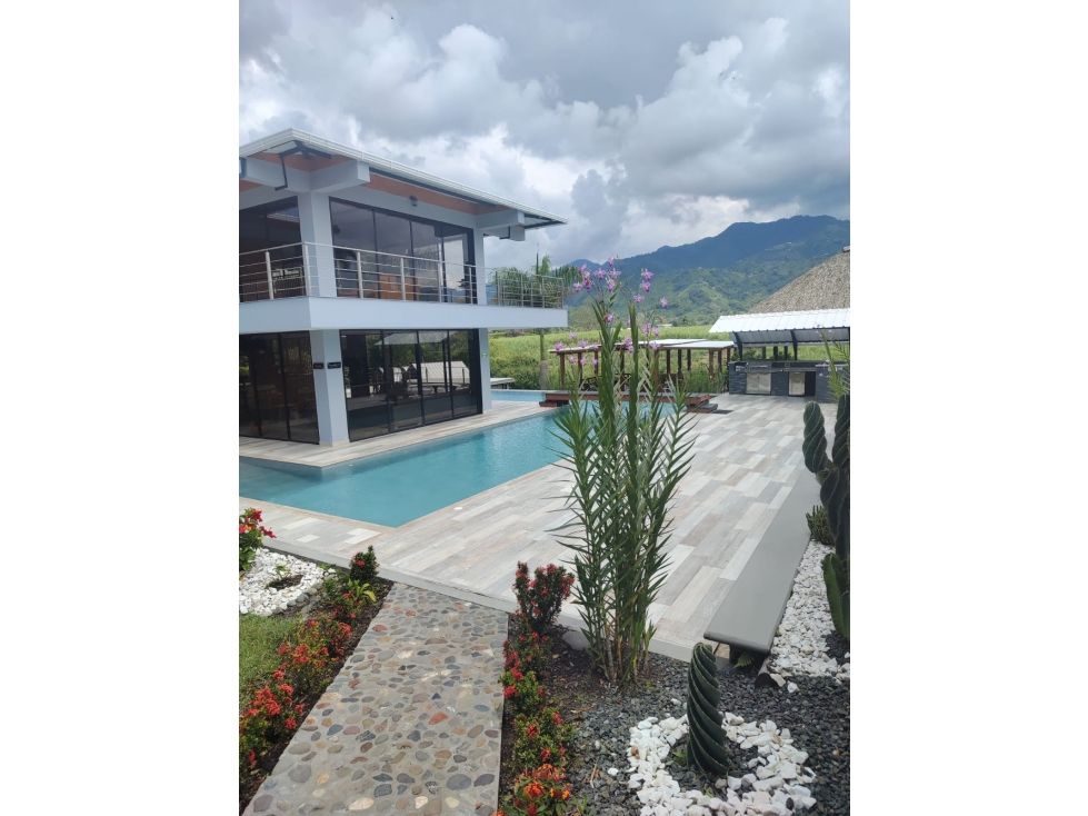 Finca en venta Risaralda Pereira San Jose 1400 m2 Habitaciones 7 Baños 10 Garajes 15 Precio $3200000000