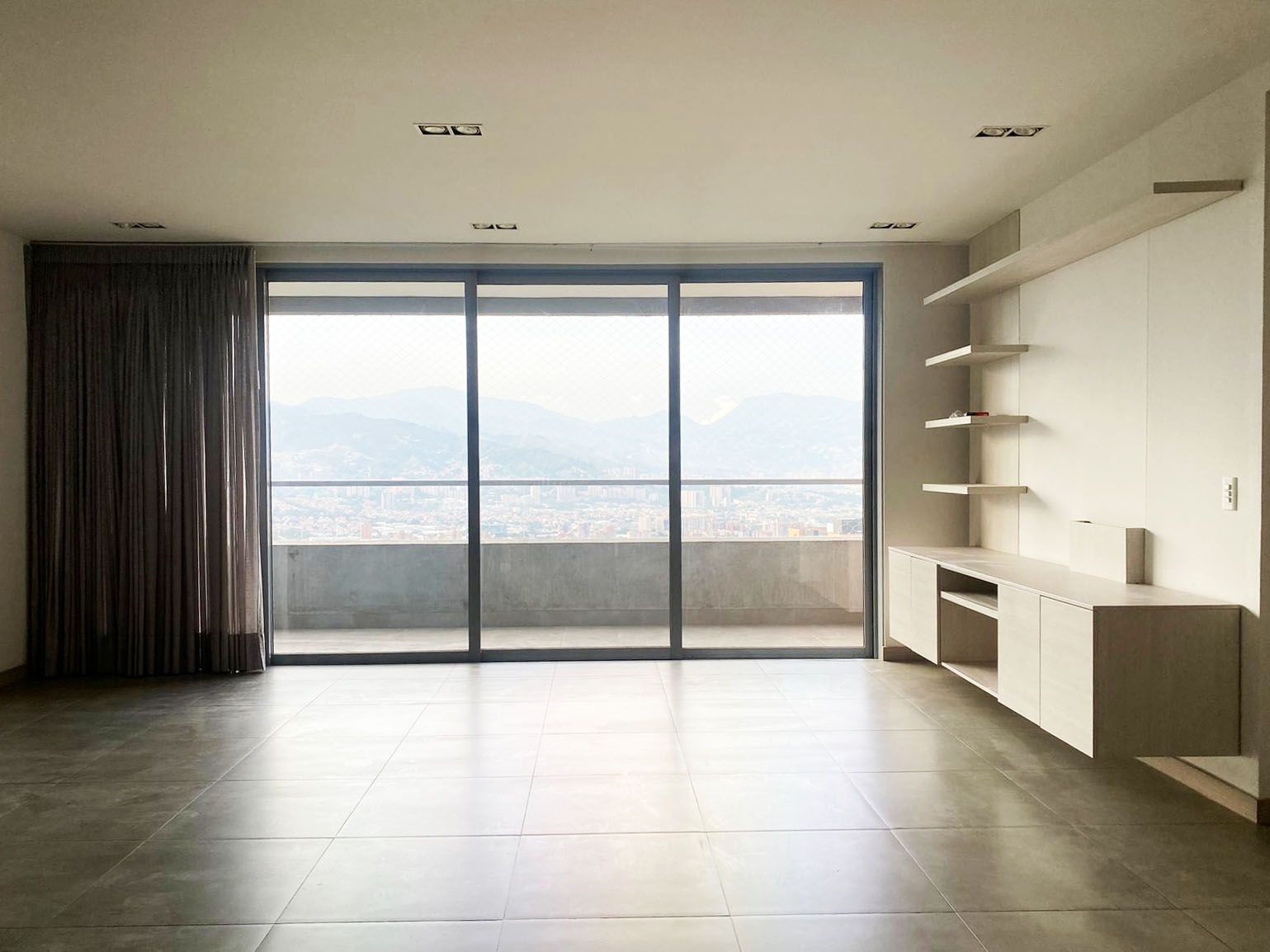 Apartamento en arriendo Antioquia Envigado Loma De Las Brujas 128 m2 Habitaciones 3 Baños 6 Garajes 3 Precio $6950000