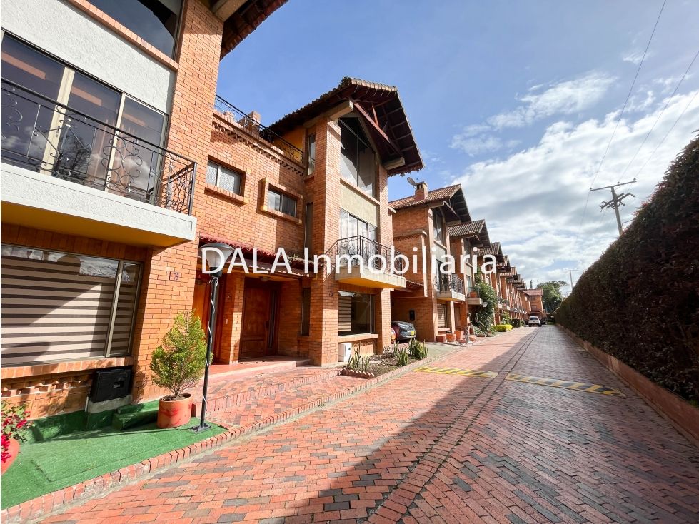 Casa en venta Cundinamarca Chía Cr Guaymaral Reservado 250 m2 Habitaciones 3 Baños 5 Garajes 2 Precio $779900000