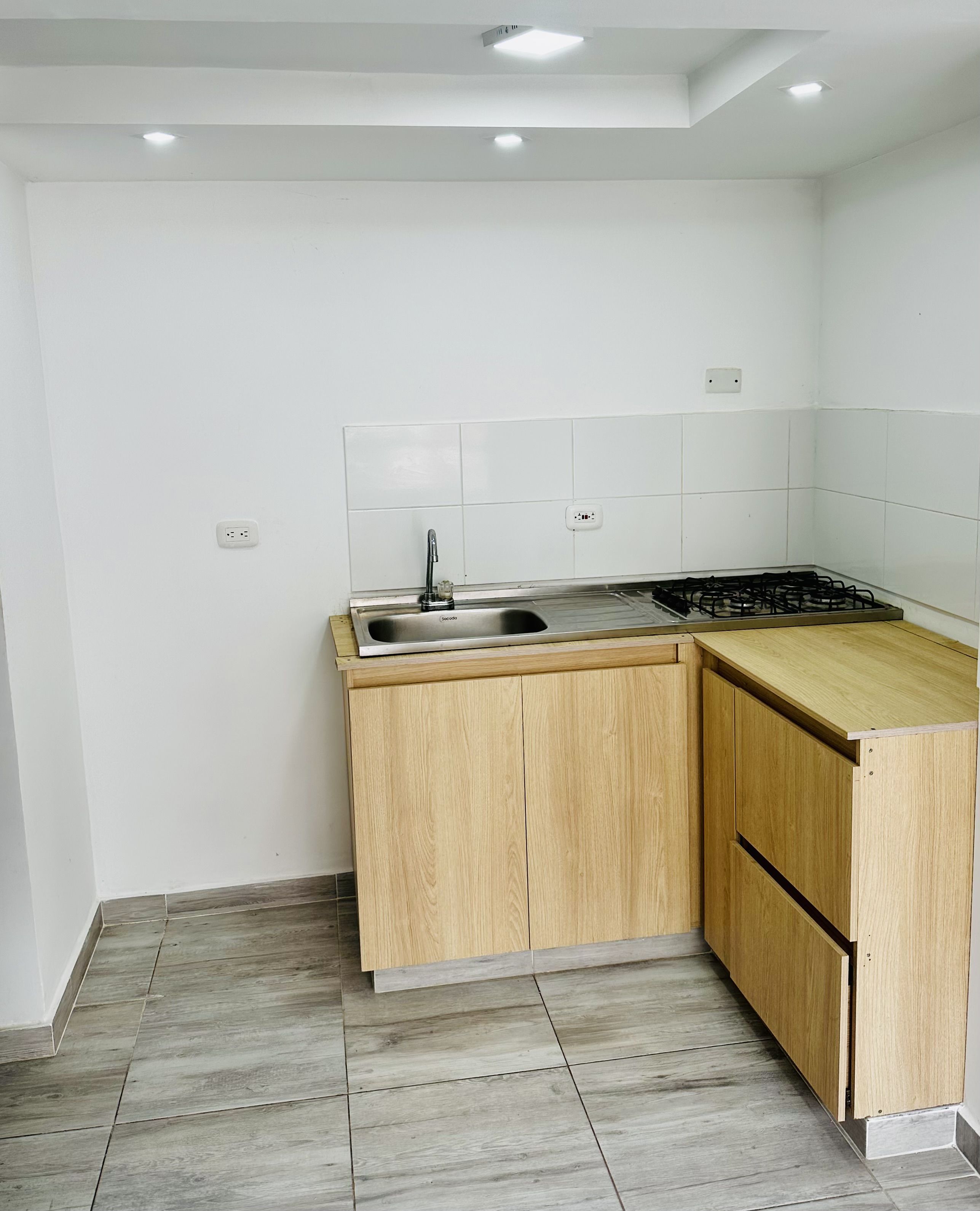 Apartamento en arriendo Atlántico Barranquilla Cr Amazilia 50 m2 Habitaciones 2 Baños 0 Garajes 2 Precio $920000