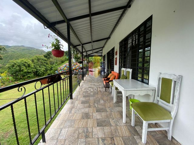 Finca en venta Tolima Rovira Rovira 150 m2 Habitaciones 9 Baños 13 Garajes 12 Precio $750000000