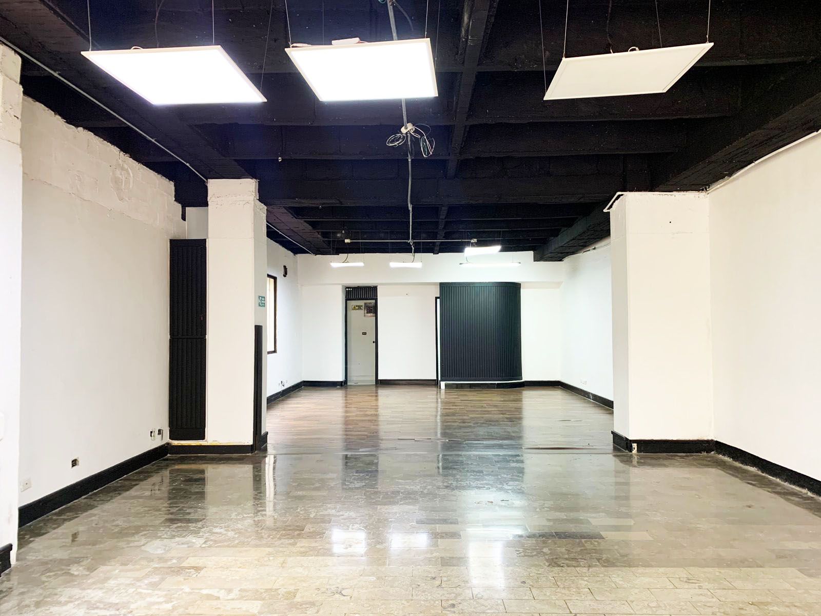 Local en arriendo Antioquia Medellín Manila 100 m2 Habitaciones 0 Baños 2 Garajes 1 Precio $6700000