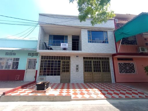 Casa en venta Cundinamarca Girardot Br San Jorge 132 m2 Habitaciones 8 Baños 6 Garajes 2 Precio $360000000