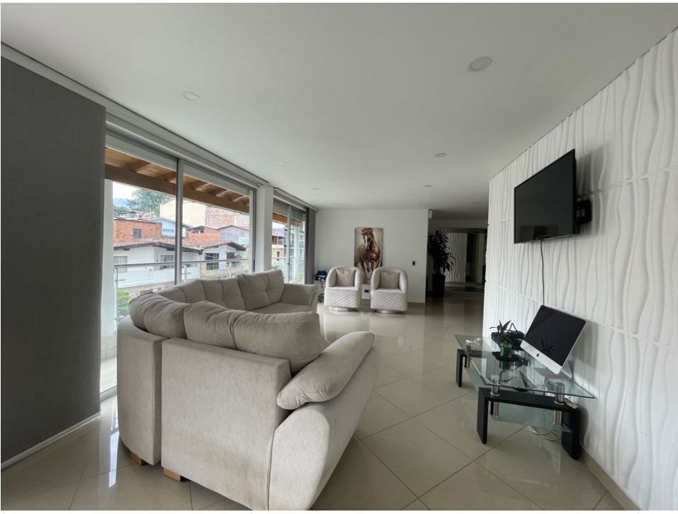 Apartamento en venta Antioquia Medellín El Nogal- Los Almendros 174 m2 Habitaciones 5 Baños 1 Garajes 2 Precio $850000000