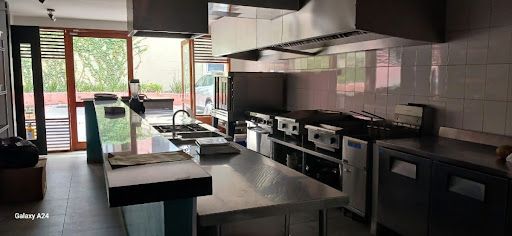 Casa en arriendo Cundinamarca Bogotá La Cabrera 400 m2 Habitaciones 2 Baños 2 Garajes 10 Precio $27000000