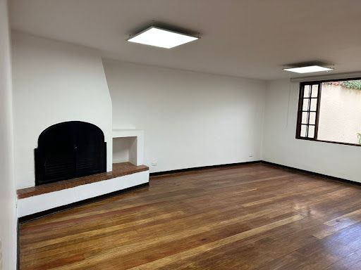 Casa en venta Cundinamarca Bogotá Santa Ana Occidental 329 m2 Habitaciones 4 Baños 4 Garajes 4 Precio $1750000000