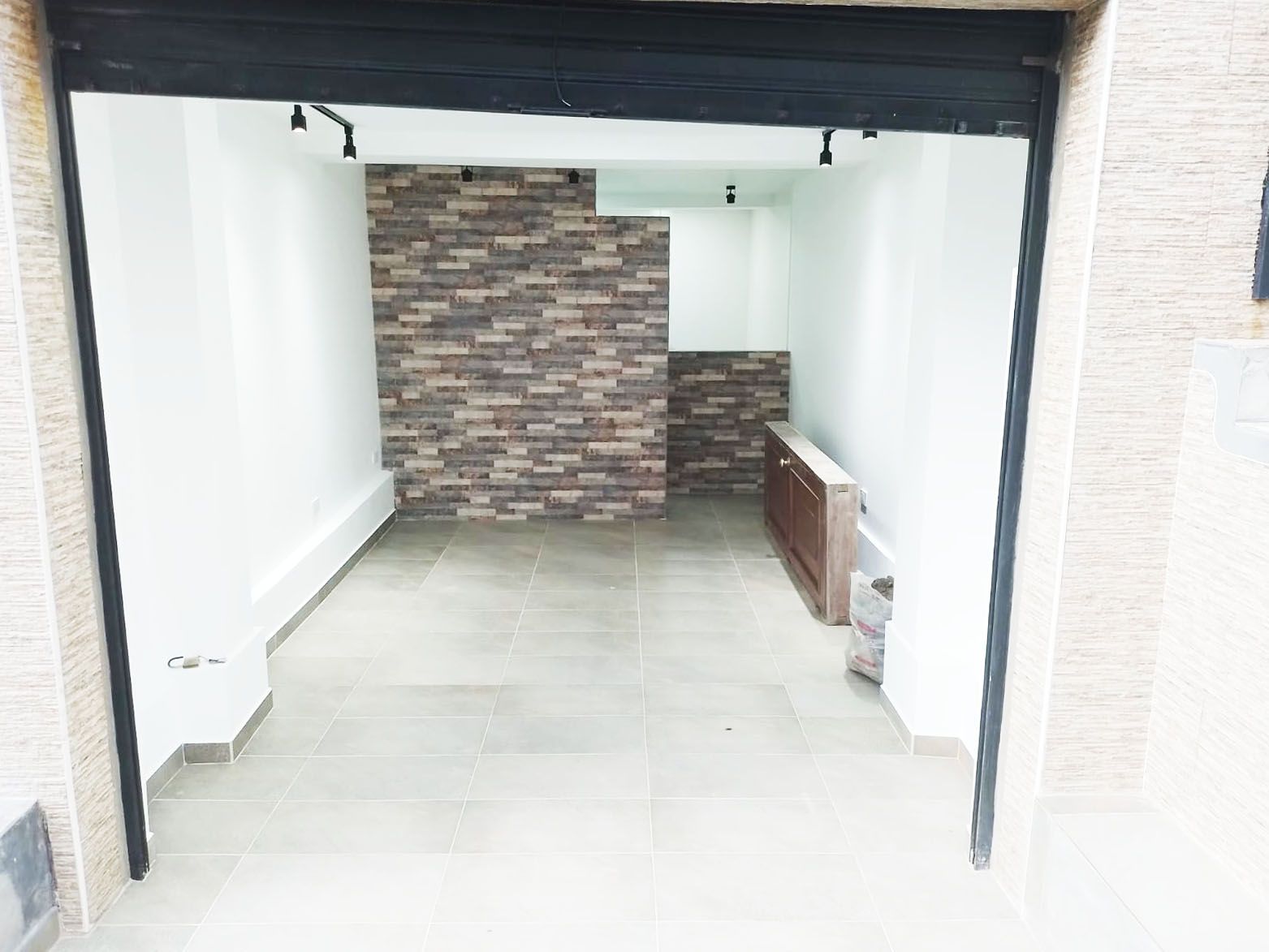 Local en arriendo Antioquia Medellín La Castellana 27 m2 Habitaciones 0 Baños 0 Garajes 1 Precio $2400000