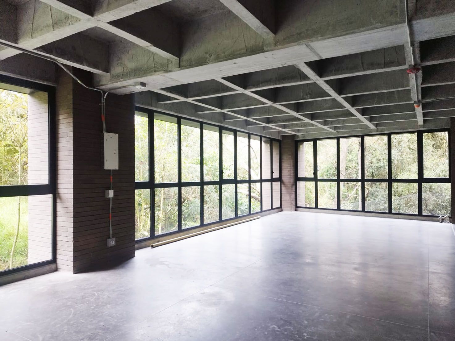 Oficina en arriendo o venta Antioquia Envigado Envigado 214 m2 Habitaciones 0 Baños 10 Garajes 3 Precio venta $2360000000 Precio arriendo $21000000