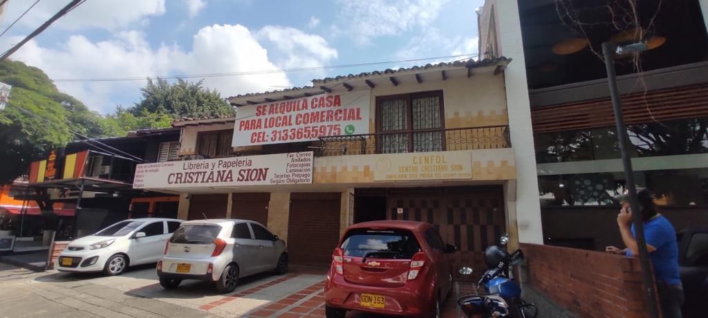 Local en arriendo Valle Del Cauca Cali El Gran Limonar 250 m2 Habitaciones 0 Baños 2 Garajes 3 Precio $8000000