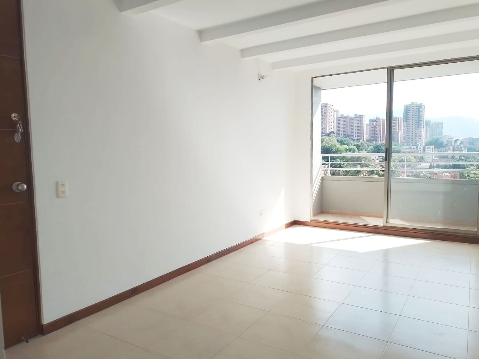 Apartamento en arriendo Antioquia Medellín El Tesoro 70 m2 Habitaciones 3 Baños 2 Garajes 2 Precio $3300000