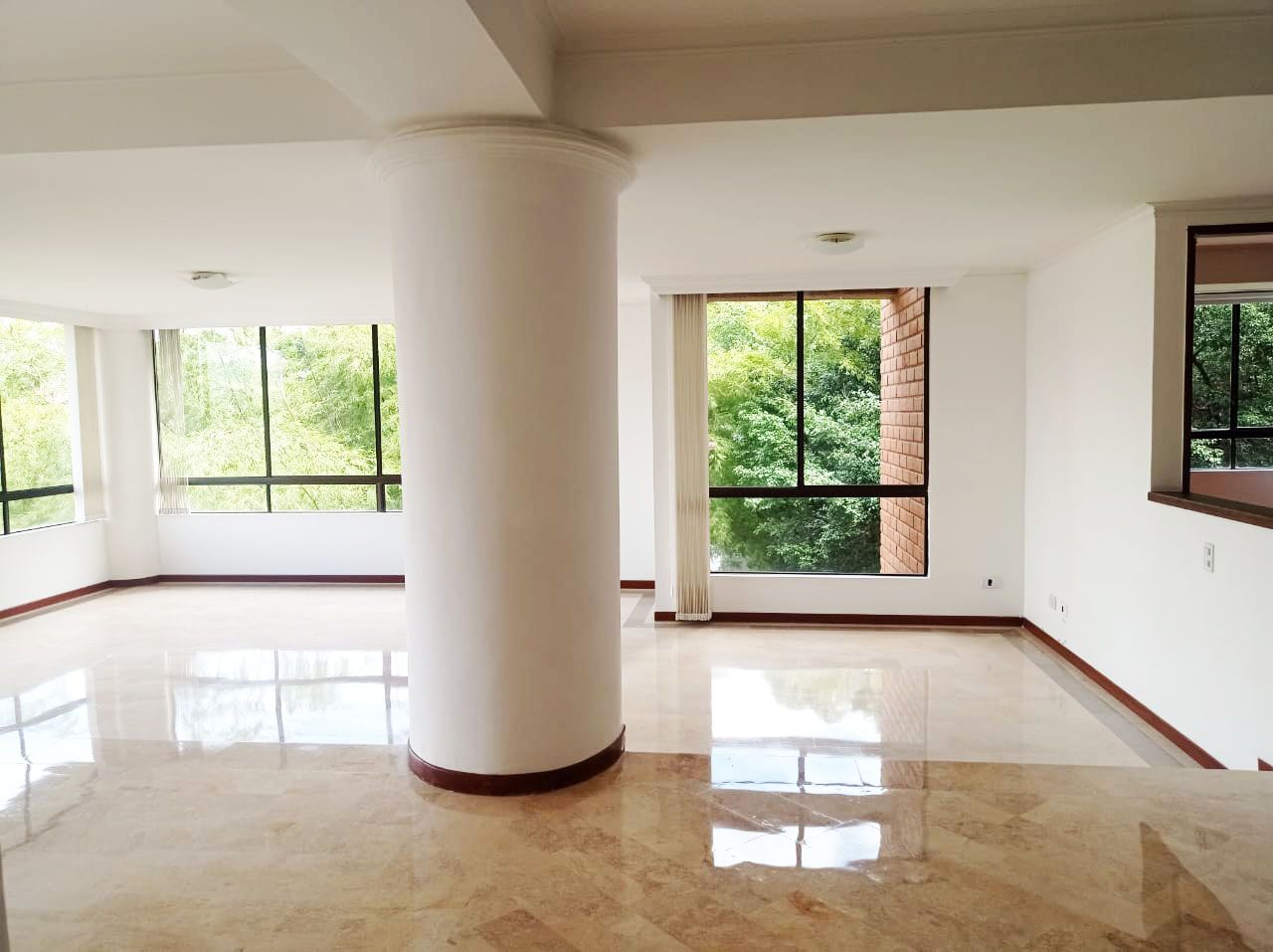 Apartamento en venta Antioquia Medellín San Lucas 156 m2 Habitaciones 3 Baños 4 Garajes 3 Precio $1330000000
