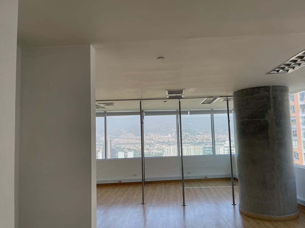Oficina en arriendo Antioquia Medellín Patio Bonito 66 m2 Habitaciones 0 Baños 0 Garajes 4 Precio $6000000