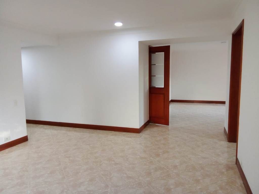 Apartamento en arriendo o venta Antioquia Medellín Urbanizacion La Fe 130 m2 Habitaciones 3 Baños 4 Garajes 3 Precio venta $770000000 Precio arriendo $6000000