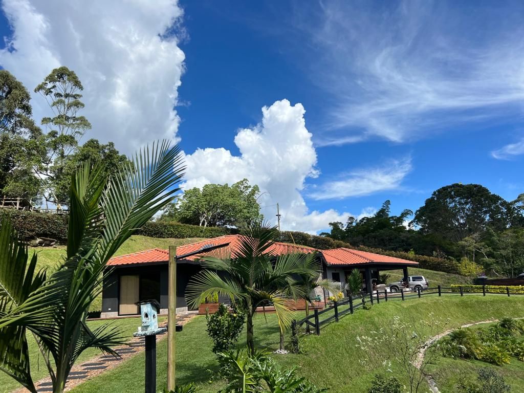 Finca en venta Antioquia Rionegro Rionegro 360 m2 Habitaciones 4 Baños 8 Garajes 3 Precio $2200000000