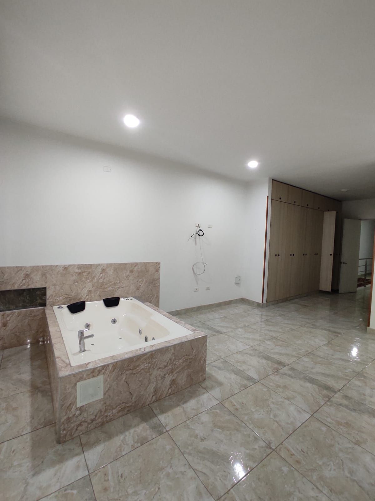 Casa en venta Tolima Ibagué Belen 404 m2 Habitaciones 5 Baños 8 Garajes 2 Precio $650000000