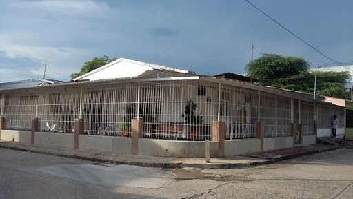 Casa en venta Cundinamarca Girardot El Oasis 240 m2 Habitaciones 4 Baños 3 Garajes 1 Precio $300000000