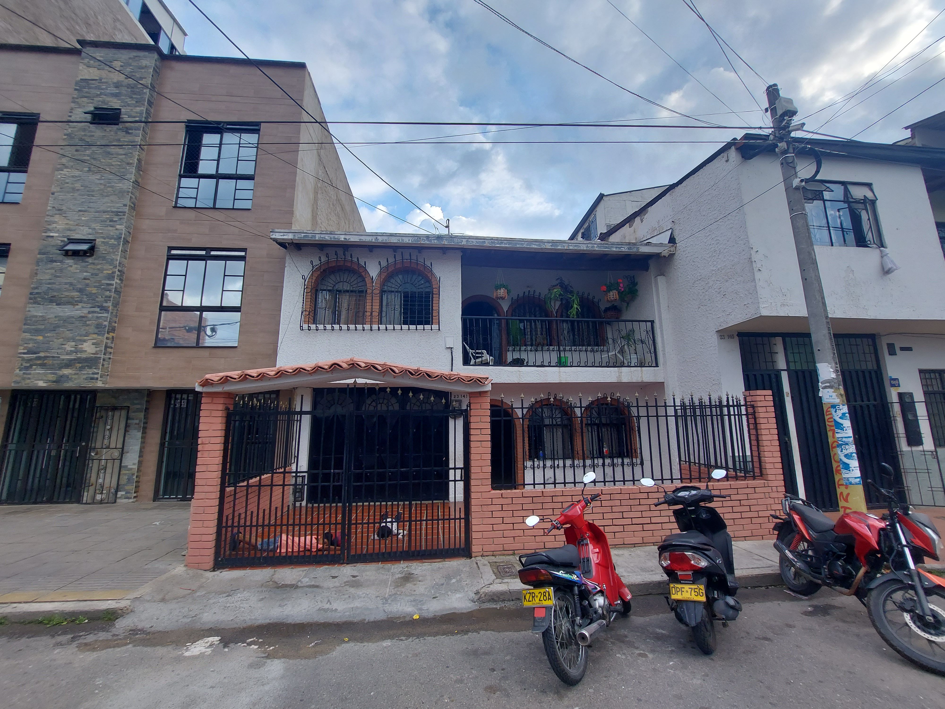Casa en venta Santander Girón El Poblado 140 m2 Habitaciones 3 Baños 4 Garajes 2 Precio $445000000