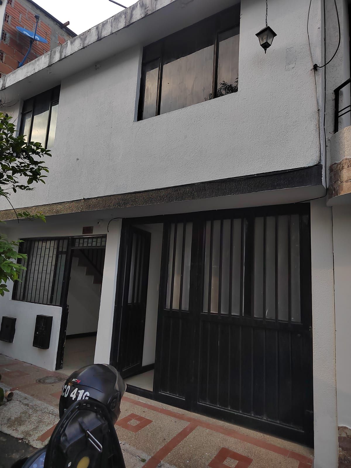 Casa en venta Tolima Ibagué San Lucas Et I 1202 m2 Habitaciones 3 Baños 2 Garajes 2 Precio $290000000