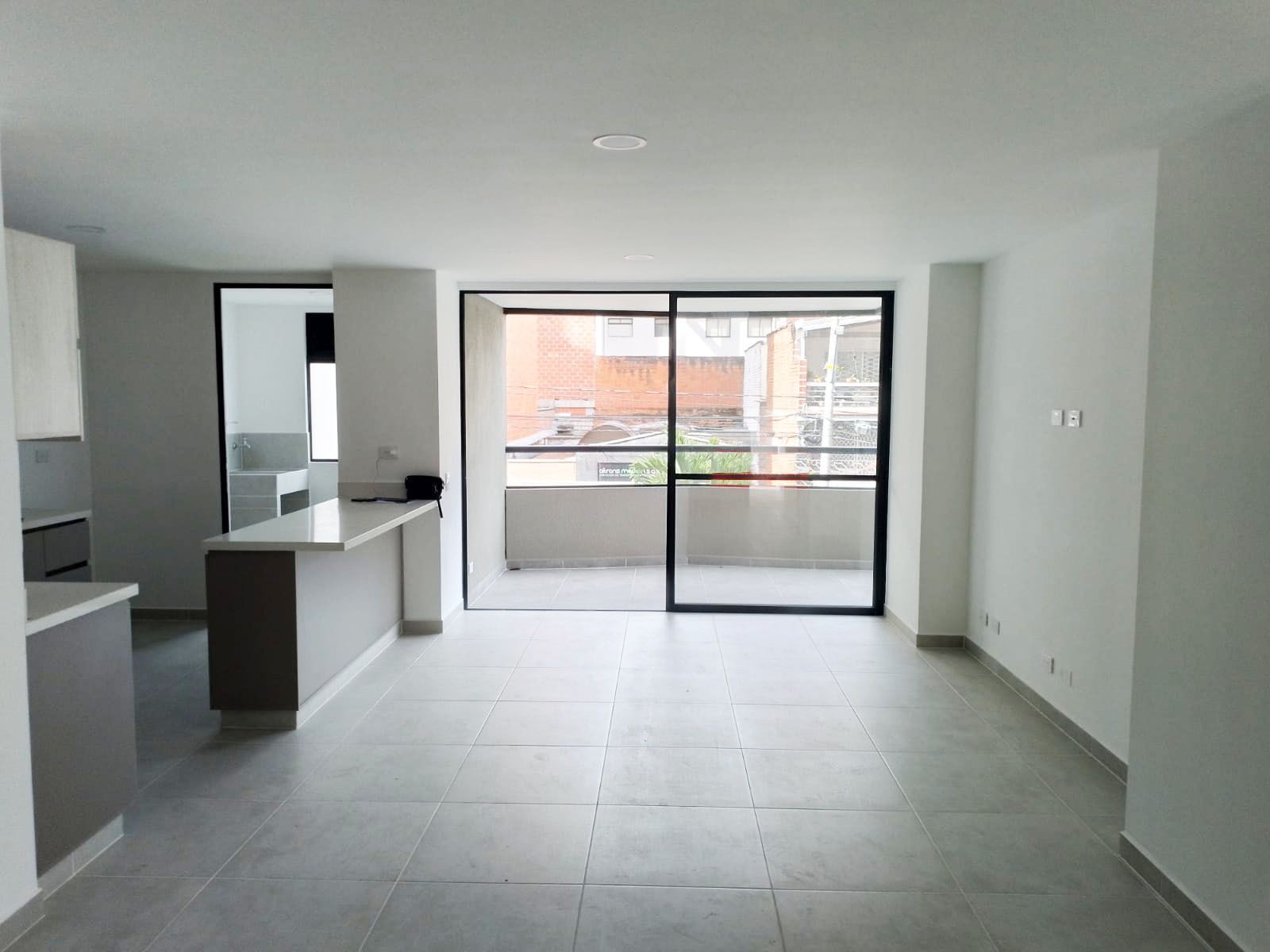 Apartamento en arriendo Antioquia Medellín La Castellana 119 m2 Habitaciones 3 Baños 4 Garajes 2 Precio $4300000