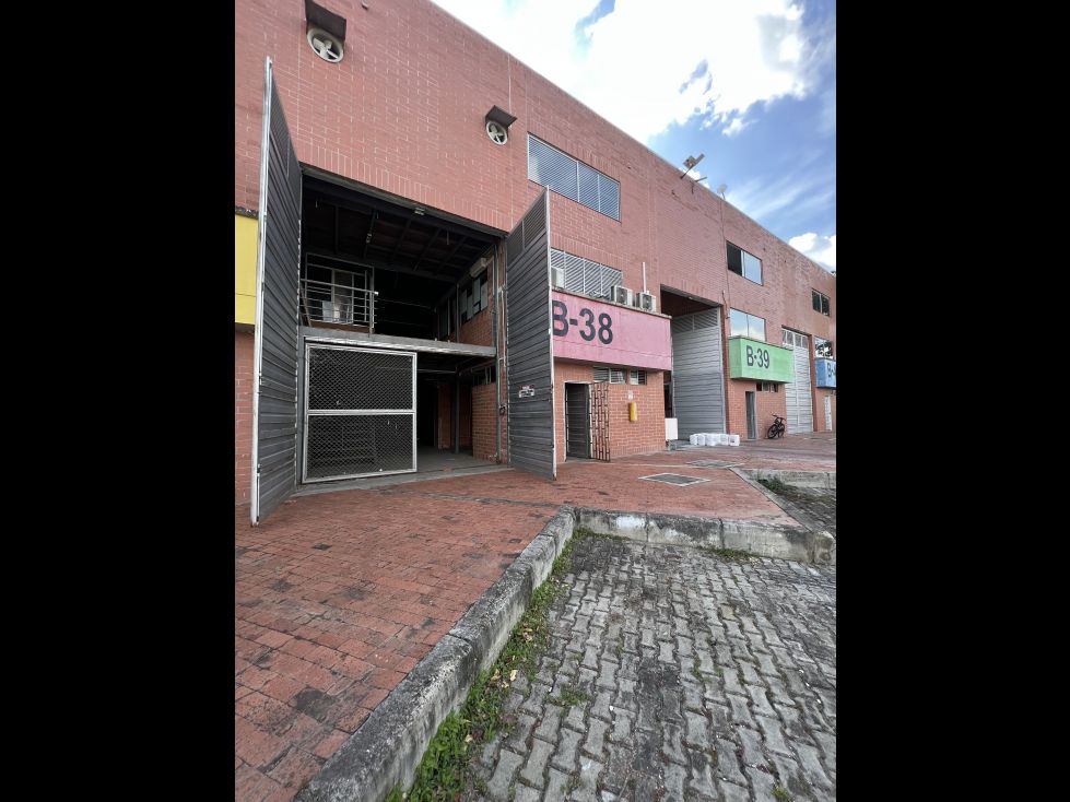 Bodega en venta Tolima Ibagué Br Uribe Uribe 730 m2 Habitaciones 0 Baños 1 Garajes 3 Precio $950000000